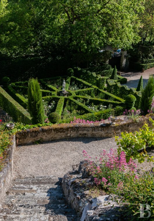 Sur les bords de Loire à l’est de Tours, les dépendances d’un manoir du 18e siècle et son jardin labellisé « remarquable » - photo  n°20